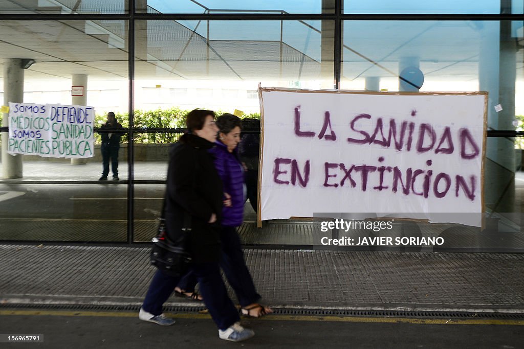 SPAIN-FINANCE-PUBLIC-DEBT-HEALTH-PROTEST