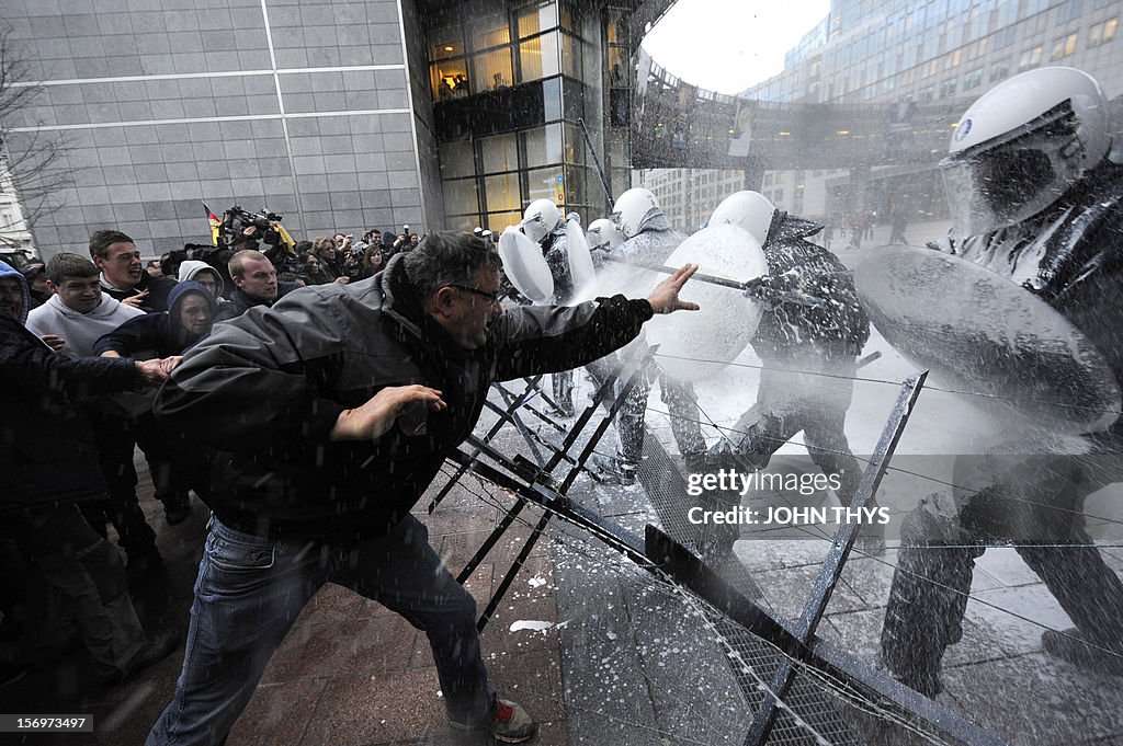 BELGIUM-EU-FARM-MILK-DEMO