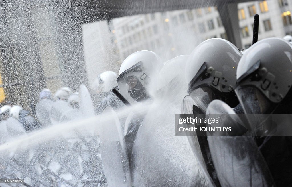 BELGIUM-EU-FARM-MILK-DEMO