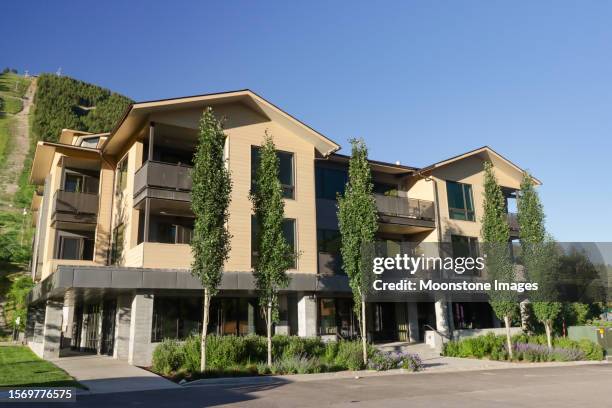 condominium at snow king mountain resort in jackson (jackson hole) in teton county, wyoming - jackson hole mountain resort stock pictures, royalty-free photos & images