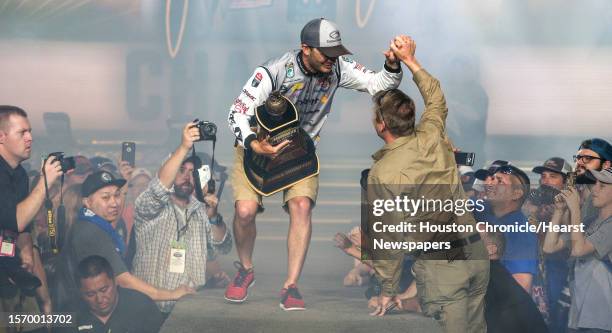 Geico Bas 29 photos et images haute résolution de Bassmaster Classic Champion ...