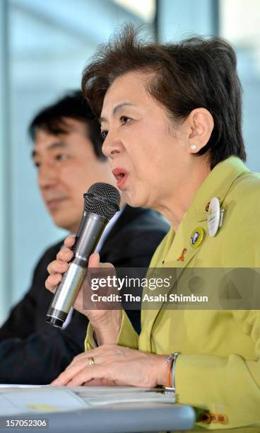 Shiga Prefecture governor Yukiko Kada speaks during a press conference to form a new anti-nuclear party 'Nippon Mirai no To ' on November 27, 2012 in...