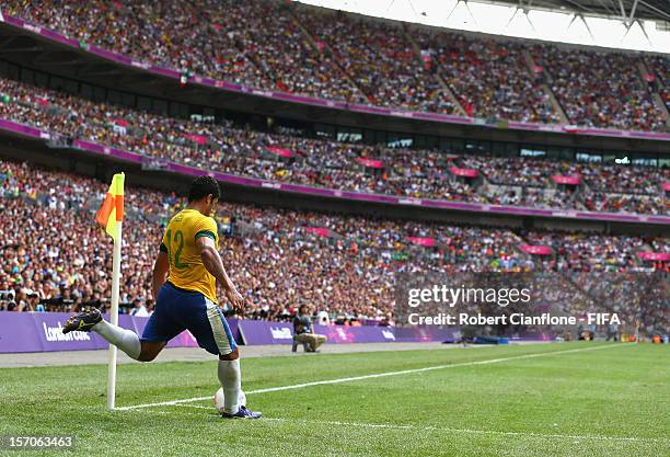 Hulk of Brazil takes a corner kick during the Men's Football Gold Medal match between Brazil and Mexico on Day 15 of the London 2012 Olympic Games at...