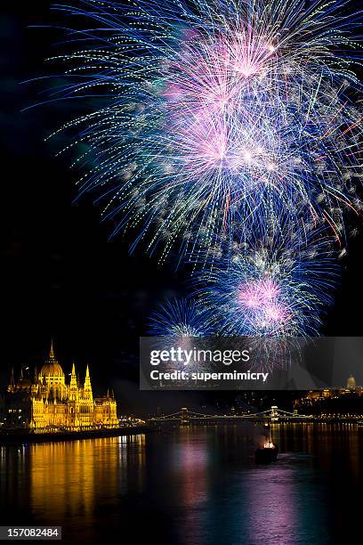 fireworks shot at the budapest - danube river stockfoto's en -beelden