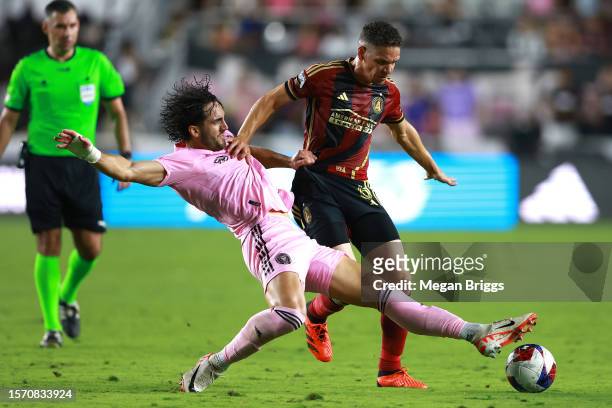 Leonardo Campana of Inter Miami CF battles against Osvaldo Alonso of Atlanta United \2h during the Leagues Cup 2023 match between Inter Miami CF and...
