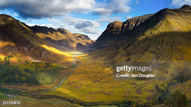 glencoe - schottisches hochland stock-fotos und bilder