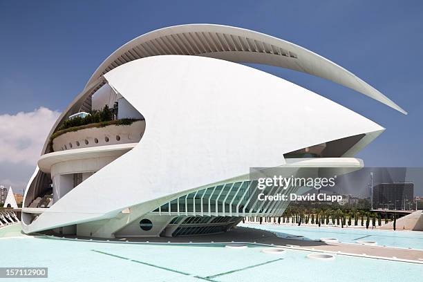 palau des les arts, valencia, spain, europe - ciutat de les arts i les ciències stock pictures, royalty-free photos & images