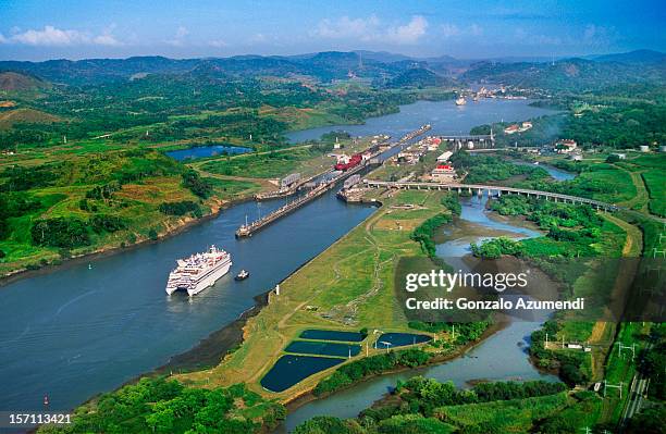 aerial view of the panama canal. - panamá fotografías e imágenes de stock