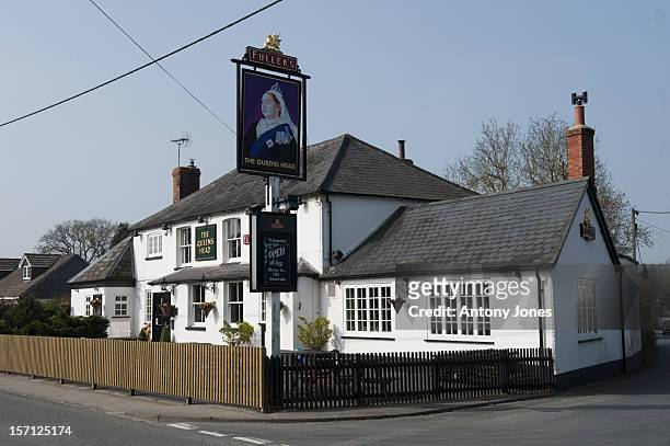 The Queens Head Pub In The Village Of Bradfield Next To Bucklebury, Berkshire, United Kingdom.