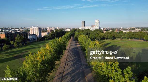 finsbury park jogger - city footpath stock pictures, royalty-free photos & images