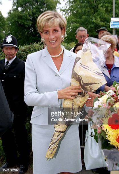 Diana, Princess Of Wales Opens The Richard Attenborough Centre For Disability And The Arts At Leicester University.