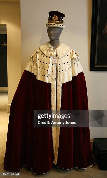 Peeress Robe Cape Velvet Photos and Premium High Res Pictures - Getty Images