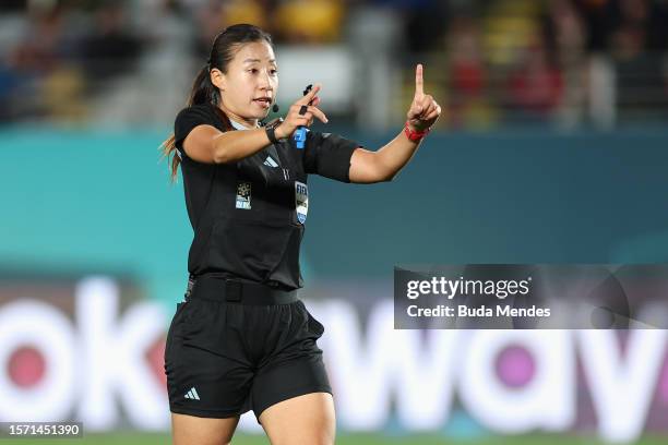 Referee Oh-Hyeon Jeong gestures during the FIFA Women's World Cup Australia & New Zealand 2023 Group C match between Spain and Zambia at Eden Park on...