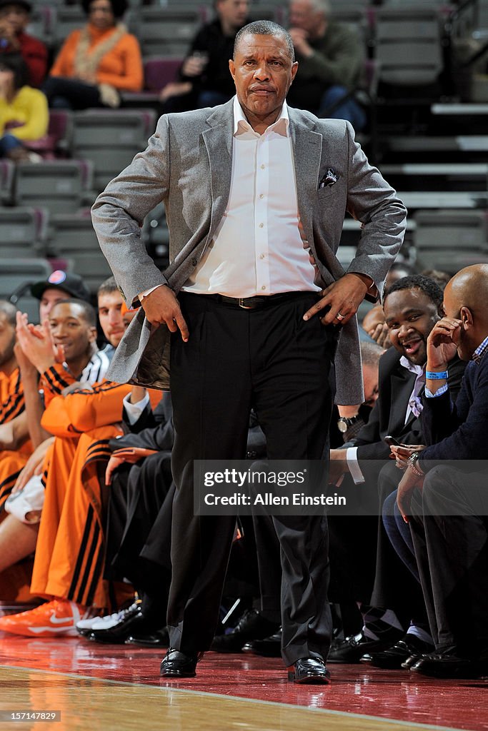Phoenix Suns v Detroit Pistons