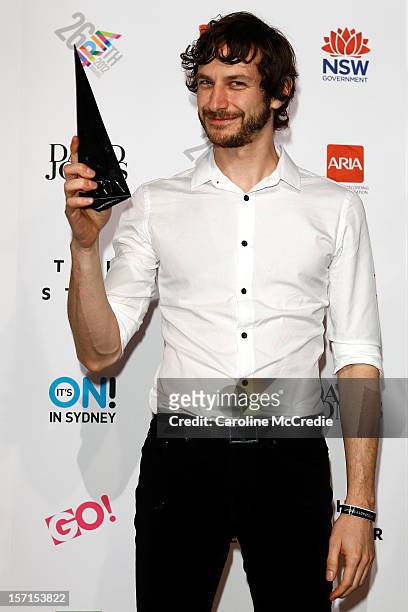 Gotye poses with the ARIA for Album of the Year at the 26th Annual ARIA Awards 2012 at the Sydney Entertainment Centre on November 29, 2012 in...