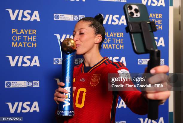 Jennifer Hermoso of Spain poses for a photo with her VISA Player of the Match award after the FIFA Women's World Cup Australia & New Zealand 2023...