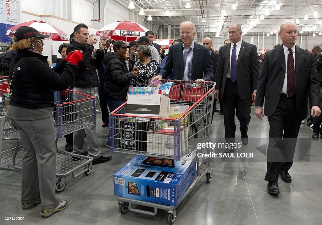 US-POLITICS-BIDEN-COSTCO