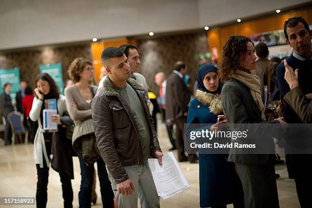 Queue Line Job 749 Job Interview Queue Stock Photos, High-Res Pictures, and Images ...