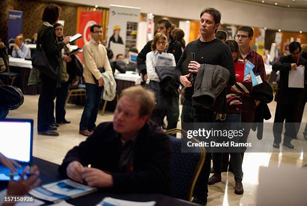 Job Interview Queue 749 Job Interview Queue Stock Photos, High-Res Pictures, and Images ...