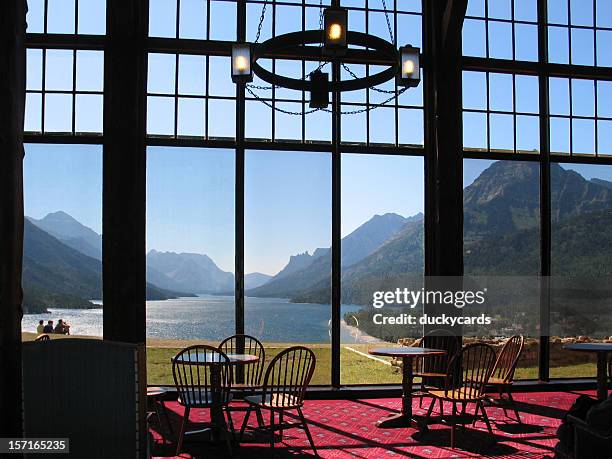 prince of wales hotel – innenansicht - waterton lakes national park stock-fotos und bilder