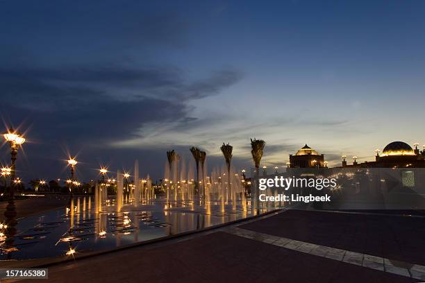 abu dhabi palace sonnenuntergang - präsidentenpalast stock-fotos und bilder