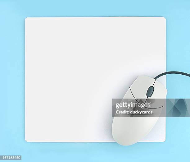 branco mousepad & do rato - tapete de rato imagens e fotografias de stock