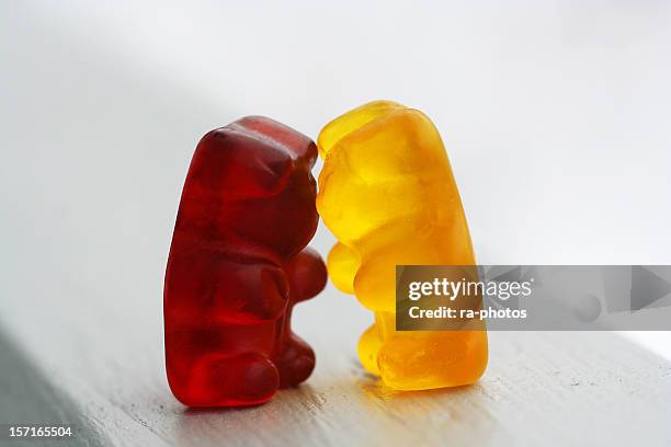 恋に - gummi bears ストックフォトと画像