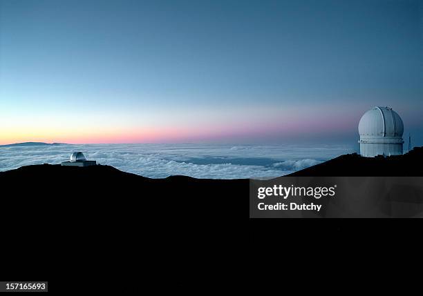 mauna kea observatories, hawaii. - observatorium stockfoto's en -beelden
