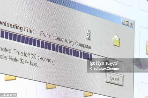 a transferir - partilha de ficheiros imagens e fotografias de stock