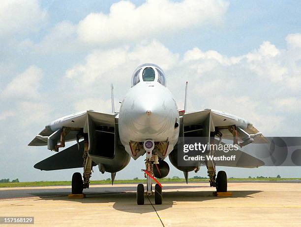 f14 tomcat - f 14 tomcat photos et images de collection