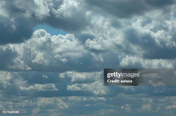 sun and storm - 高層雲 個照片及圖片檔