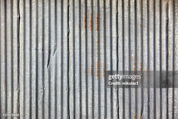 コルゲーテッドアイロンフレームの背景 - 波形鉄板 ストックフォトと画像