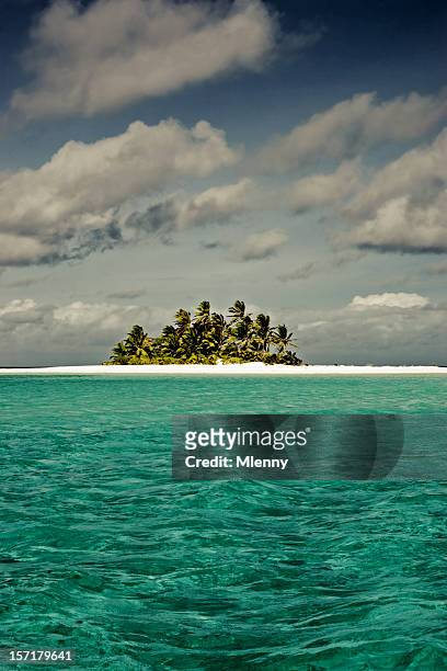 cocos inseln im indischen ozean - cocos island stock-fotos und bilder