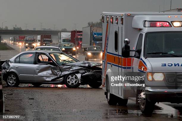autounfall unfall - traffic accident stock-fotos und bilder
