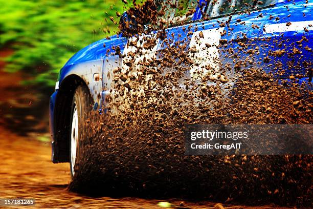 off-road-rallyes - dirty car stock-fotos und bilder