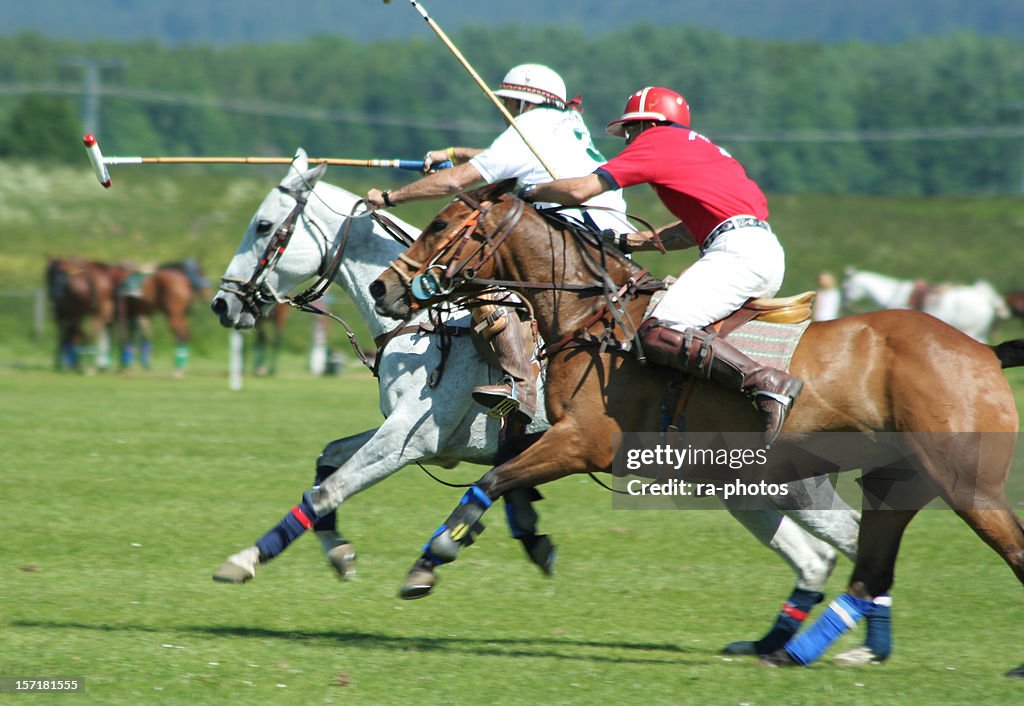 Jogador de Polo em velocidade máxima