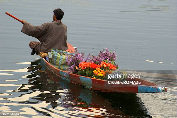 selling flowers - jammu and kashmir stock pictures, royalty-free photos & images
