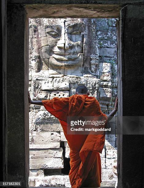 cara de de bayón - cambodia fotografías e imágenes de stock