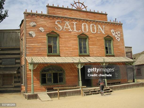 saloon.: far west series:. - country western outside stock-fotos und bilder