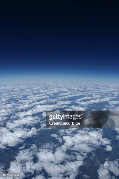 espacio de destino - capa de ozono fotografías e imágenes de stock