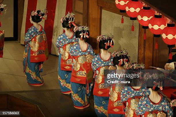 geisha and maiko performance at miyako odori - traditionele ceremonie stockfoto's en -beelden