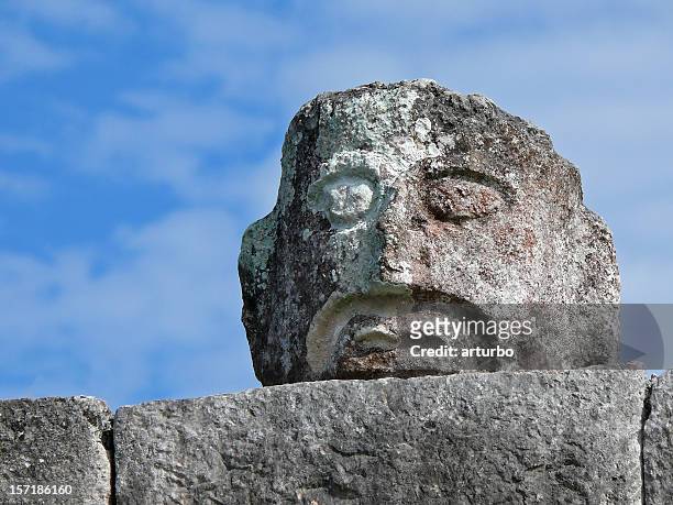 stone guard at the chichen itza ruins / mexiko - mayan ruin stock pictures, royalty-free photos & images
