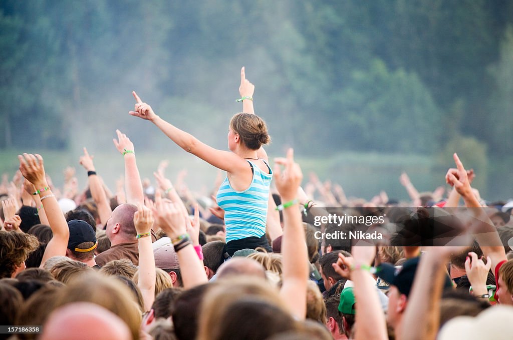 Hands up - rock festival