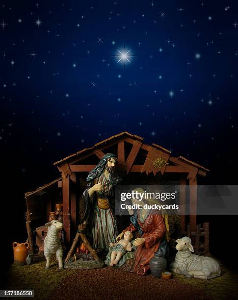 natividad en la noche (con estable - nativity scene fotografías e imágenes de stock