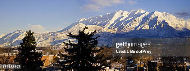 from provo, utah looking north to mount timpanogos. - provo stockfoto's en -beelden