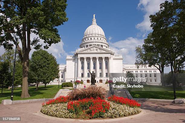 wisconsin state capitol - madison wisconsin stockfoto's en -beelden