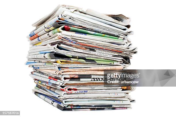 newspaper stack - pile of paper stockfoto's en -beelden