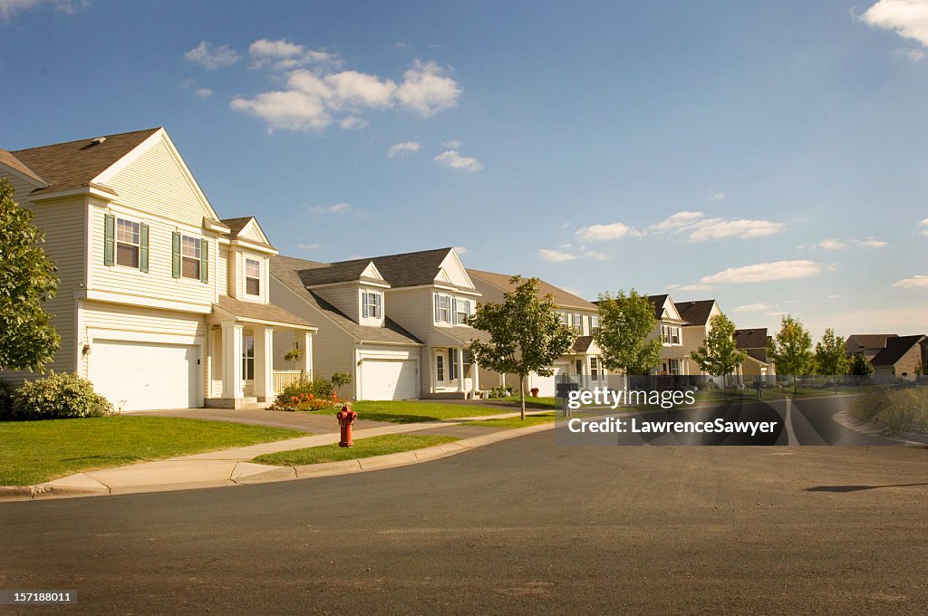 Suburbioa Hermoso Suburbia Foto de stock - Getty Images