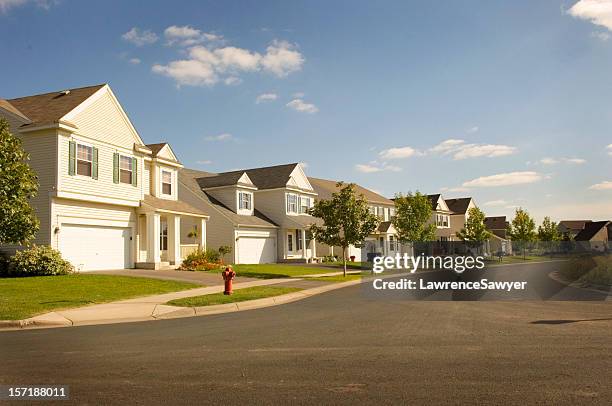 bela suburbia - row house imagens e fotografias de stock