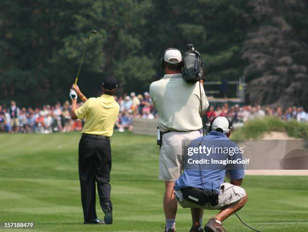 camera crew at sporting event - sport golf stock pictures, royalty-free photos & images